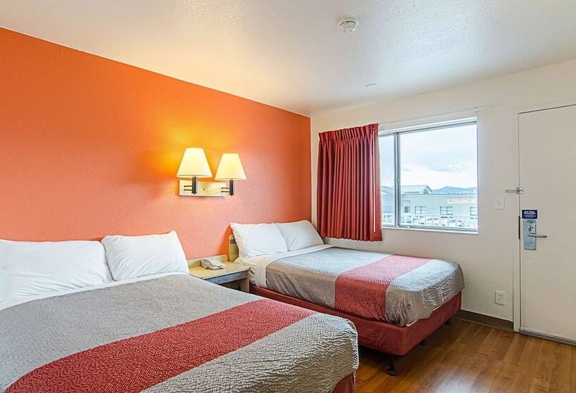 غرفه قياسيه سريرين مزدوجين, Motel 6rock Springs, Wy