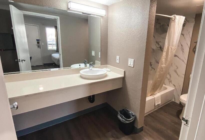 Quarto Quádruplo Deluxe, Motel 6sacramento, Ca  North