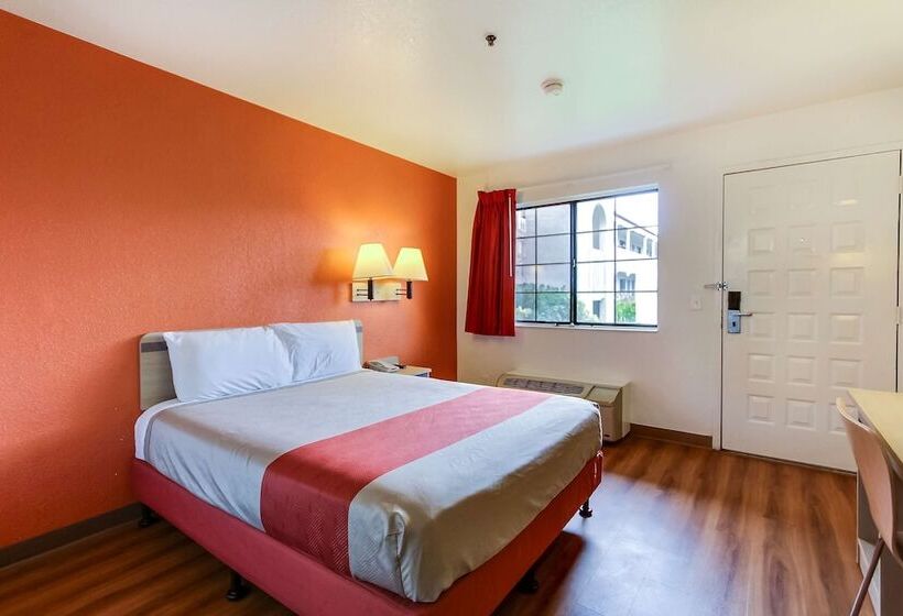 Номер Deluxe, Motel 6salinas, Ca  North Monterey Area