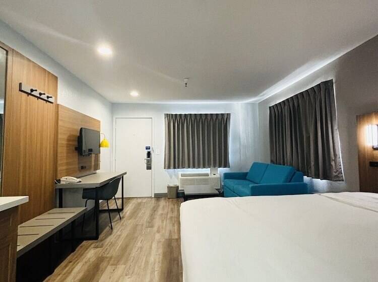 جناح, Motel 6 Santa Ana, Ca