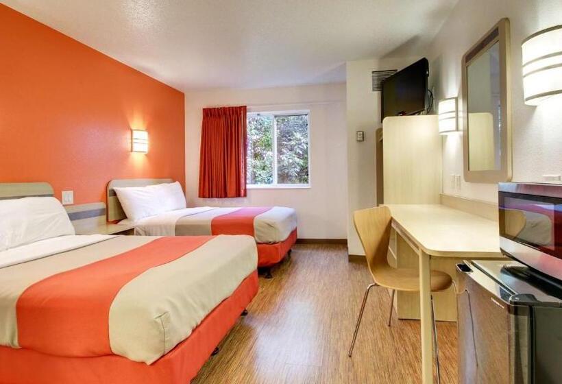 디럭스 4인 룸, Motel 6 Springfield, Il I 55 I 72