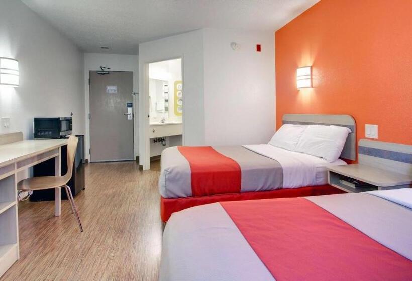 デラックスの４人部屋, Motel 6 Springfield, Il I 55 I 72