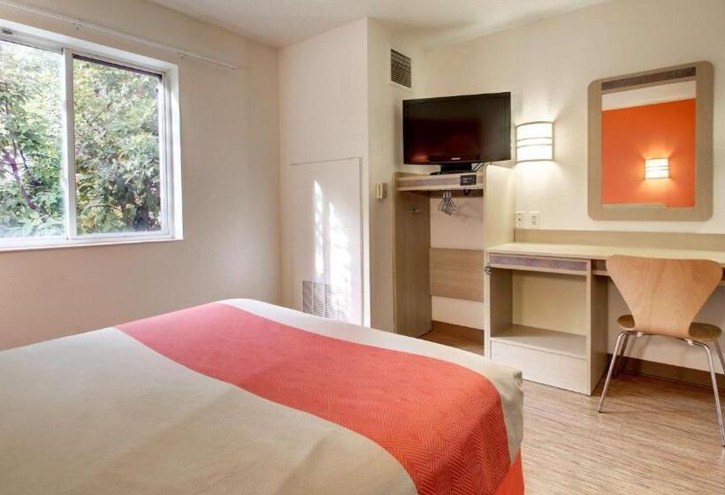 スタンダードルーム, Motel 6 Springfield, Il I 55 I 72