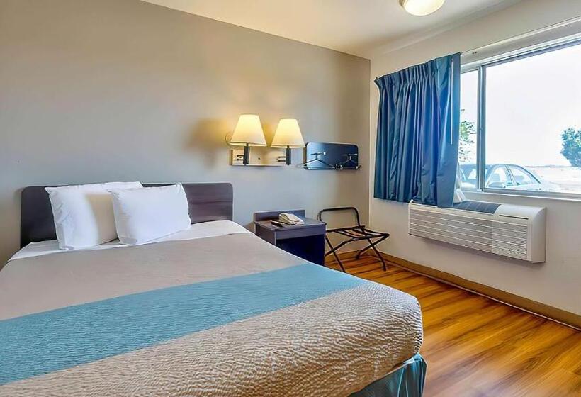 غرفة قياسية لذوى الاحتياجات الخاصة, Motel 6tucumcari, Nm