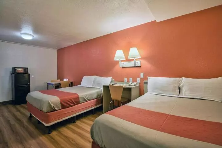 スタンダード４人部屋, Loyalty Inn Tallahassee