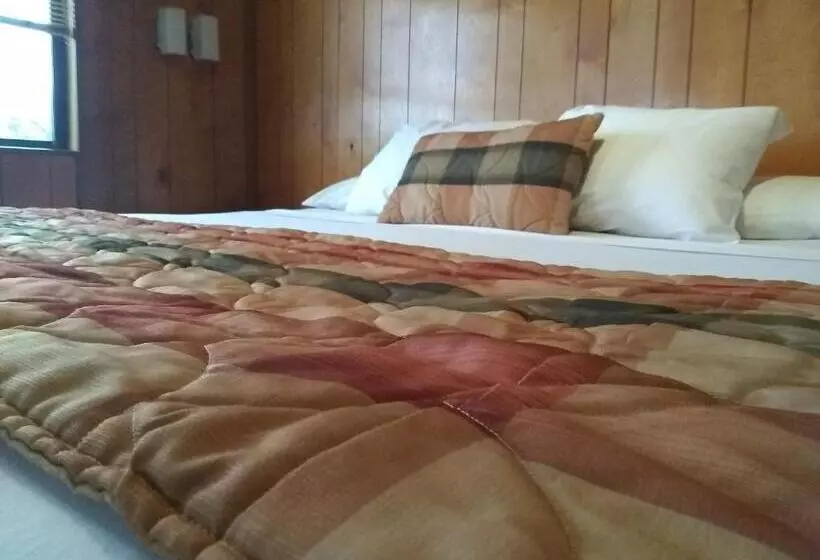 キングサイズベッドのスタンダードルーム, The Orca Inn