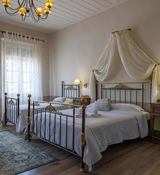 Трехместный Номер Стандарт с Балконом, Althaia Pension