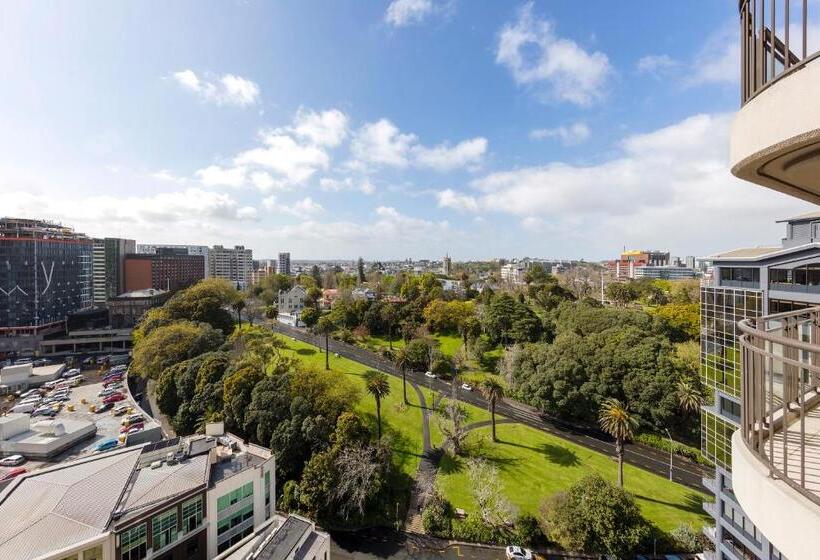 Люкс, Avani Metropolis Auckland Residences