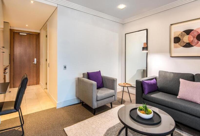 Люкс, Avani Metropolis Auckland Residences