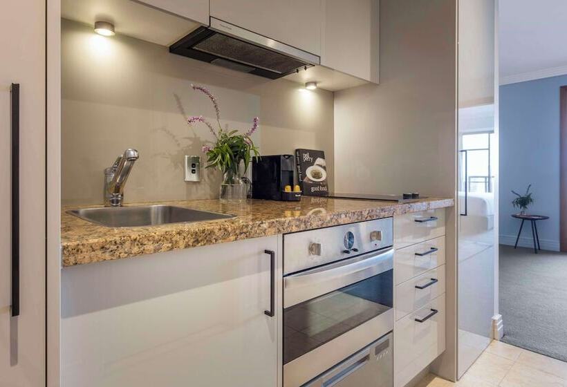 Люкс, Avani Metropolis Auckland Residences