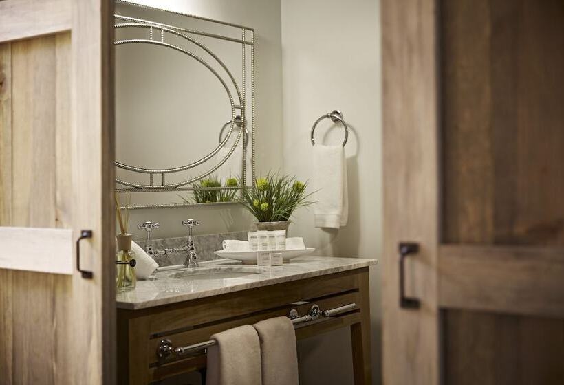 سوییت سوپریور, Bespoke Inn Scottsdale