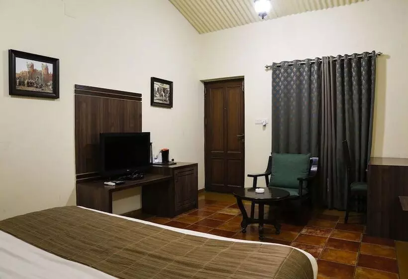 اتاق لوکس, The Colonial Manek Manor