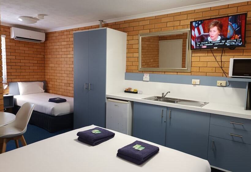 家庭间, Bosuns Inn Motel