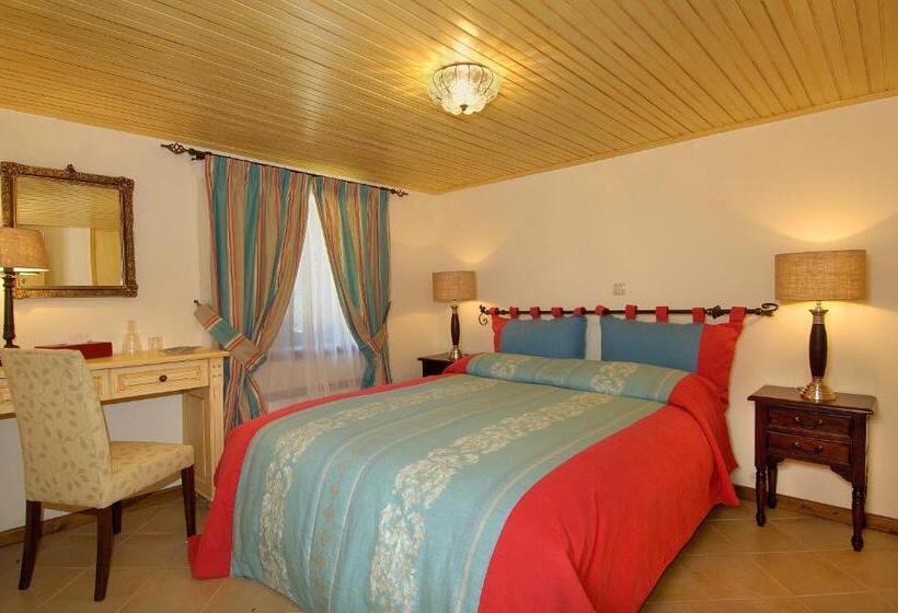 سوییت, Emotions Country Resort