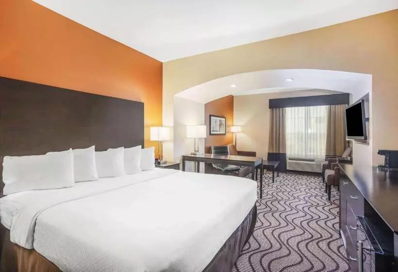 キングサイズベッドのスイートルーム, La Quinta By Wyndham Beeville