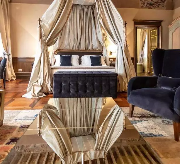 スイート, Palazzo Righini