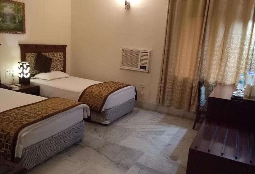 Quarto Deluxe, Taj Darbar