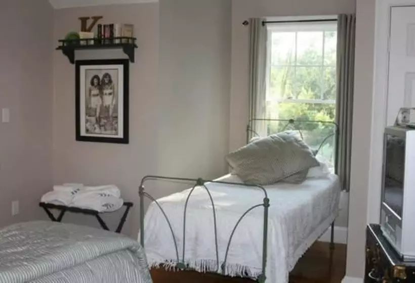 キングサイズベッドのスタンダードルーム, Josephine S Bed & Breakfast