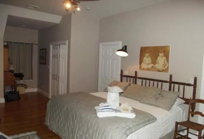 غرفة قياسية سرير كينج, Josephine S Bed & Breakfast