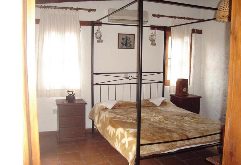 Люкс, Linos Inn