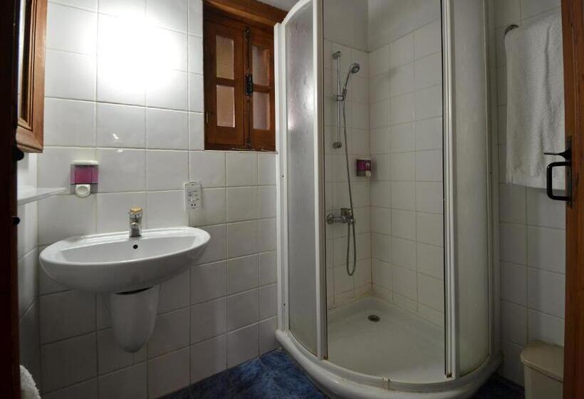 غرفة قياسية, Linos Inn