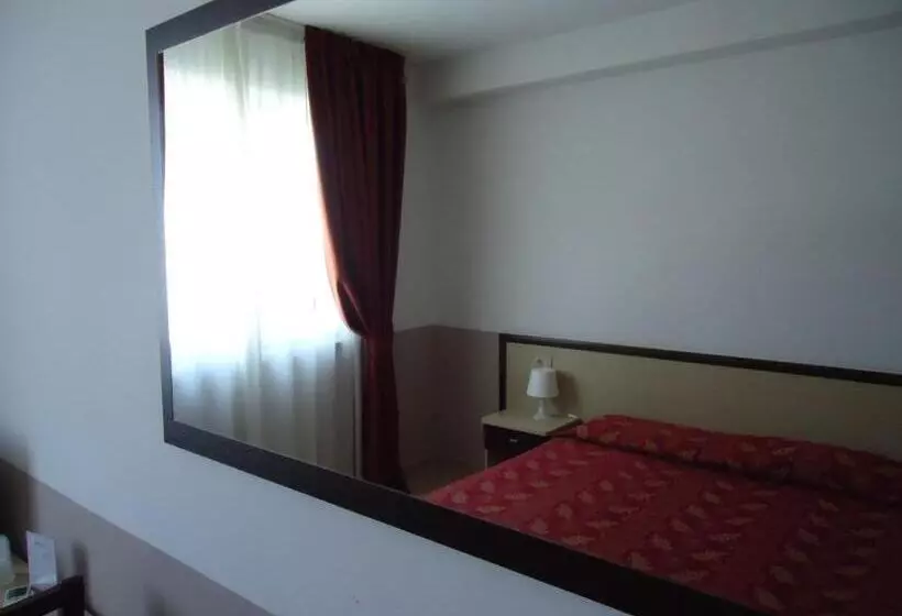 اتاق استاندارد, Motel Boston