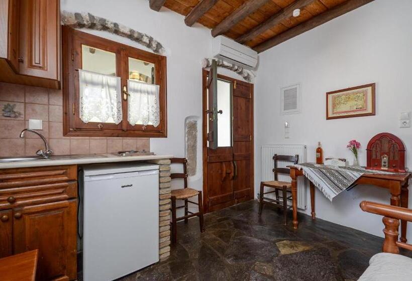 Studio Standard, Naxos Filoxenia