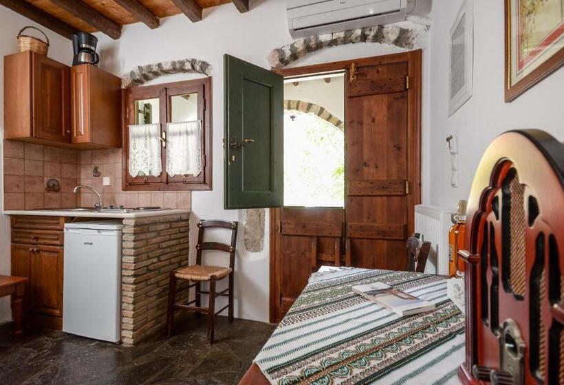 Studio Standard, Naxos Filoxenia