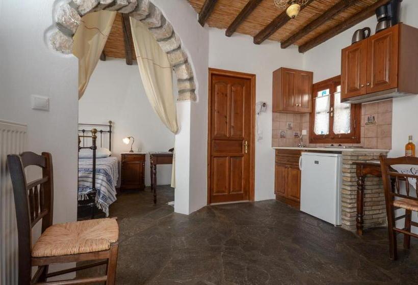 Studio Standard, Naxos Filoxenia