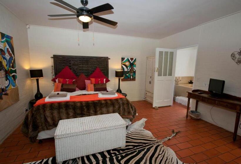 套房配有游泳池, Bamboo, The Guesthouse