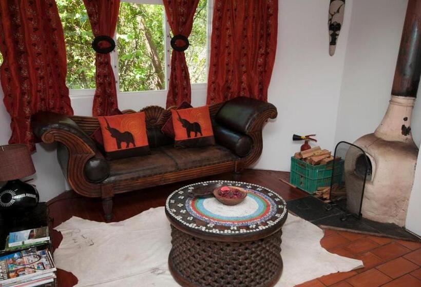 套房配有游泳池, Bamboo, The Guesthouse