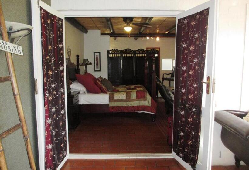 套房配有游泳池, Bamboo, The Guesthouse