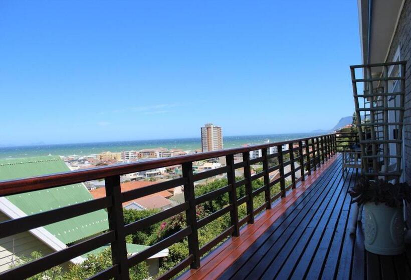 סוויטה, Bluebottle Guest House