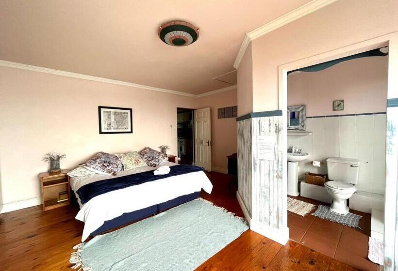 סוויטה, Bluebottle Guest House