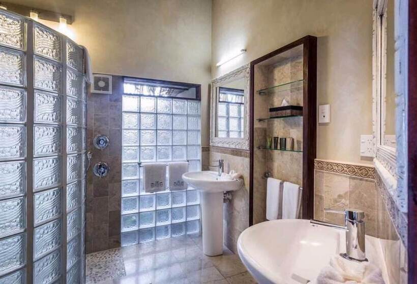 ویلا دلوکس 2 خوابه, Rumours Luxury Villas & Spa