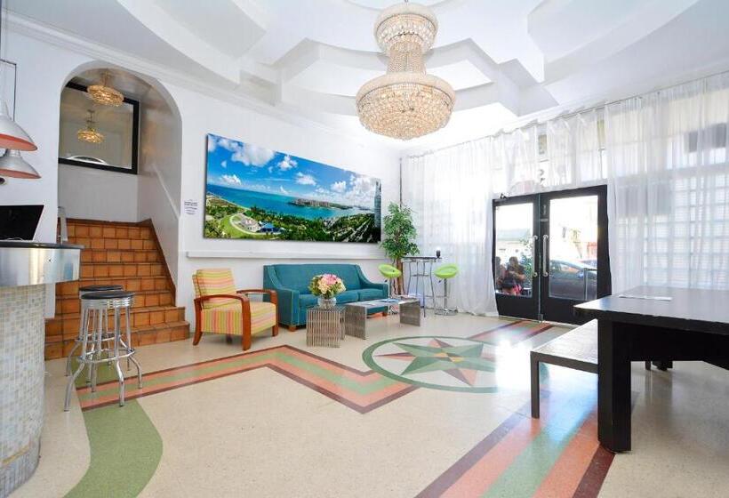 带2个双人床的标准工作室, South Beach Rooms And Hostel