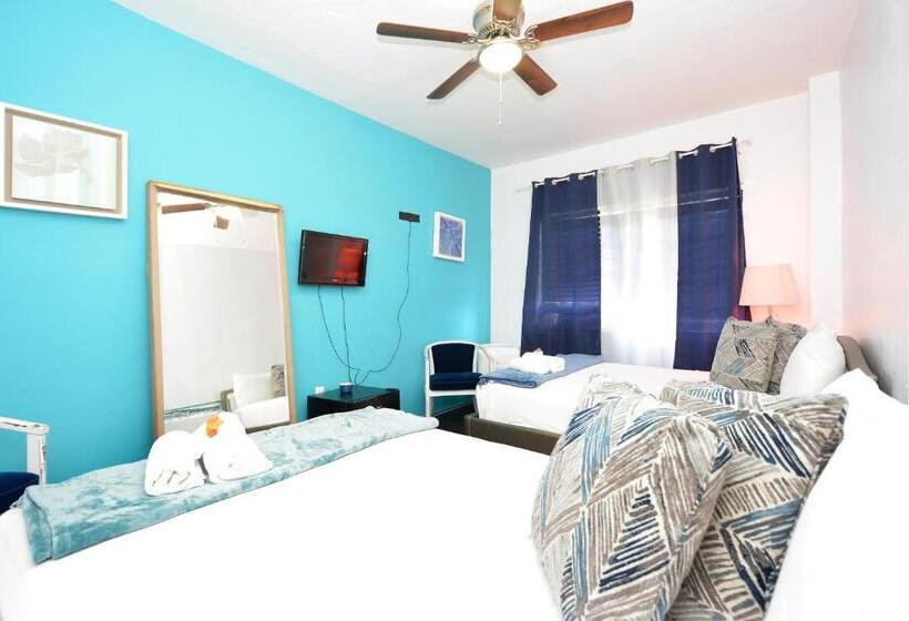 带2个双人床的标准工作室, South Beach Rooms And Hostel