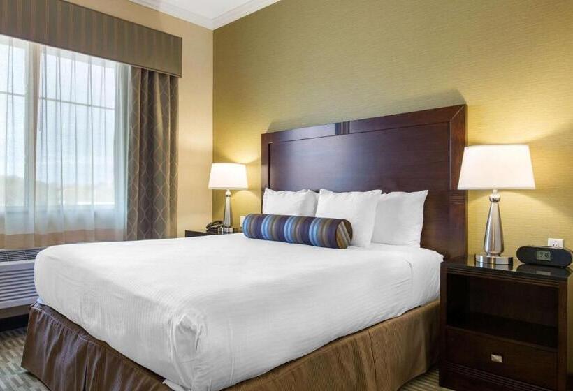 キングサイズベッドのスイートルーム, The Oaks Hotel & Suites