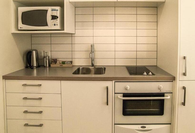 스탠다드 스튜디오 (전망), U Residence