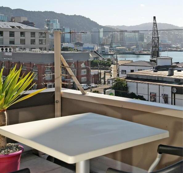 스탠다드 스튜디오 (전망), U Residence