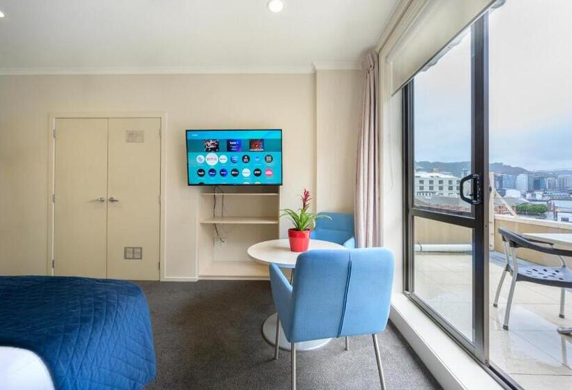 스탠다드 스튜디오 (전망), U Residence