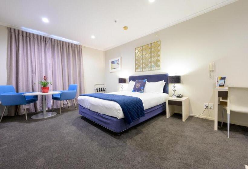 스탠다드 스튜디오 (전망), U Residence