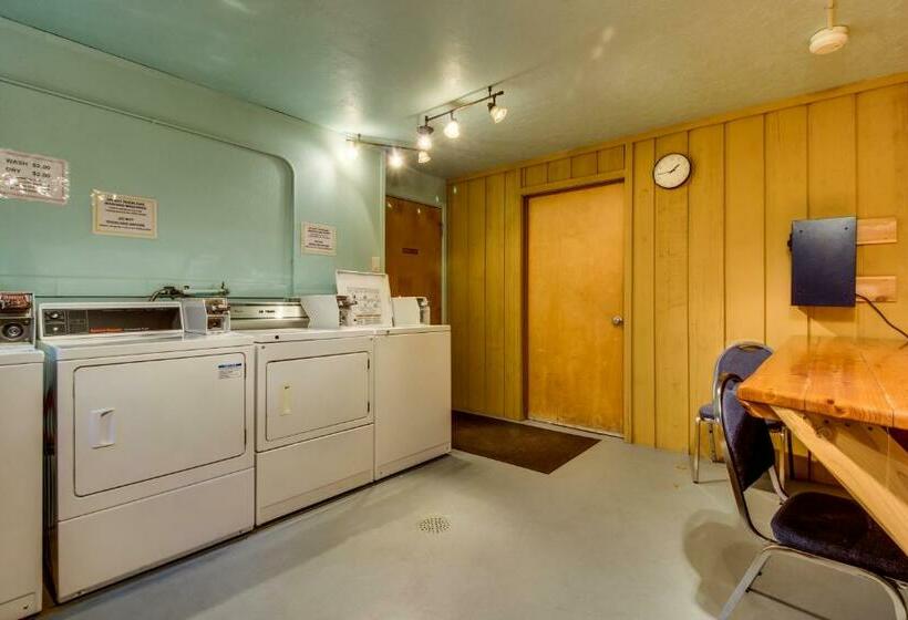 شقة غرفة واحدة, Bay Point Lakefront 1b Down