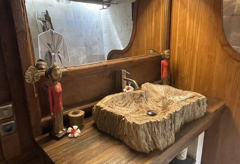 בקתה סטנדרטית, Louka Beach Bali