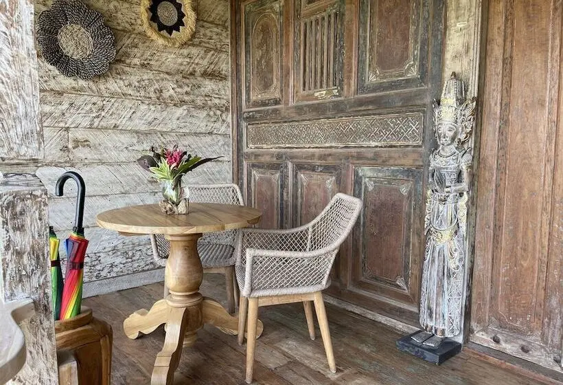Deluxe-bungalow, Louka Beach Bali