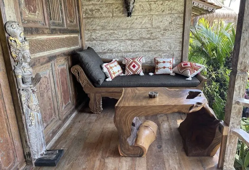 Deluxe-bungalow, Louka Beach Bali
