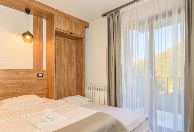 חדר משפחתי, Pensiunea Apuseni Wild