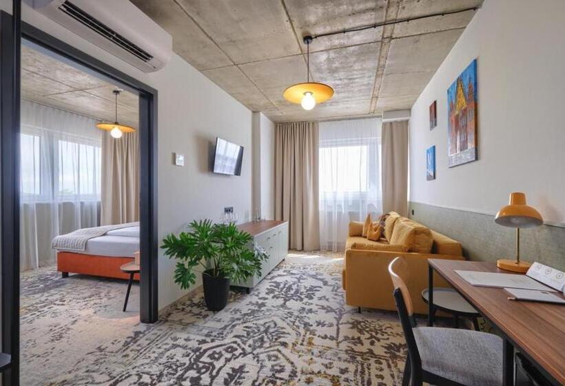 スタンダードスタジオ, Arche Hotel Wrocław Airport