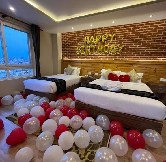 اتاق لوکس با بالکن, Kesu Home