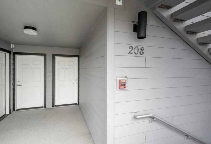 شقة غرفة واحدة, Nye Beach Lighthouse Vista